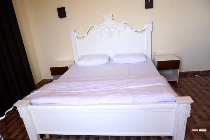 Room (6) in an Hotel – Akkar