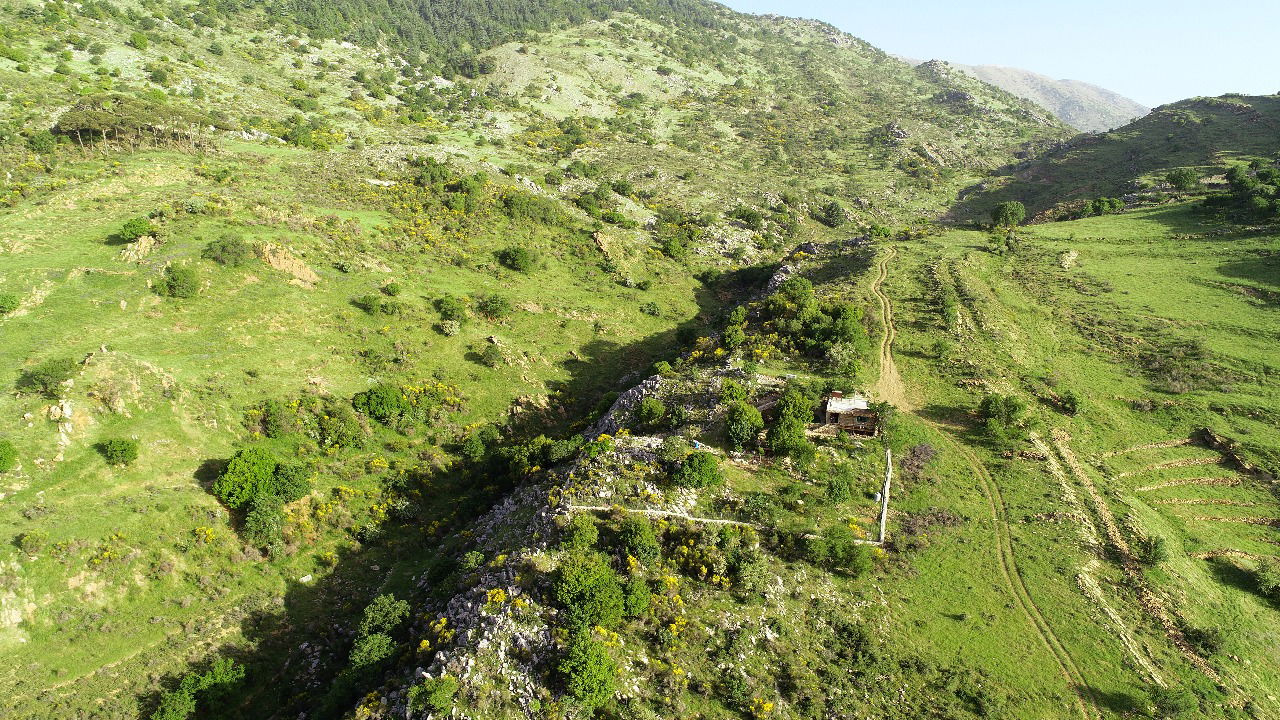 Stone Hut for Couples with Pool – Al Barouk, Chouf