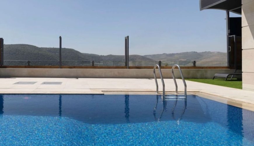 SMALL VILLA (Verte) with Private Pool- Kfar Sir, Nabatieh