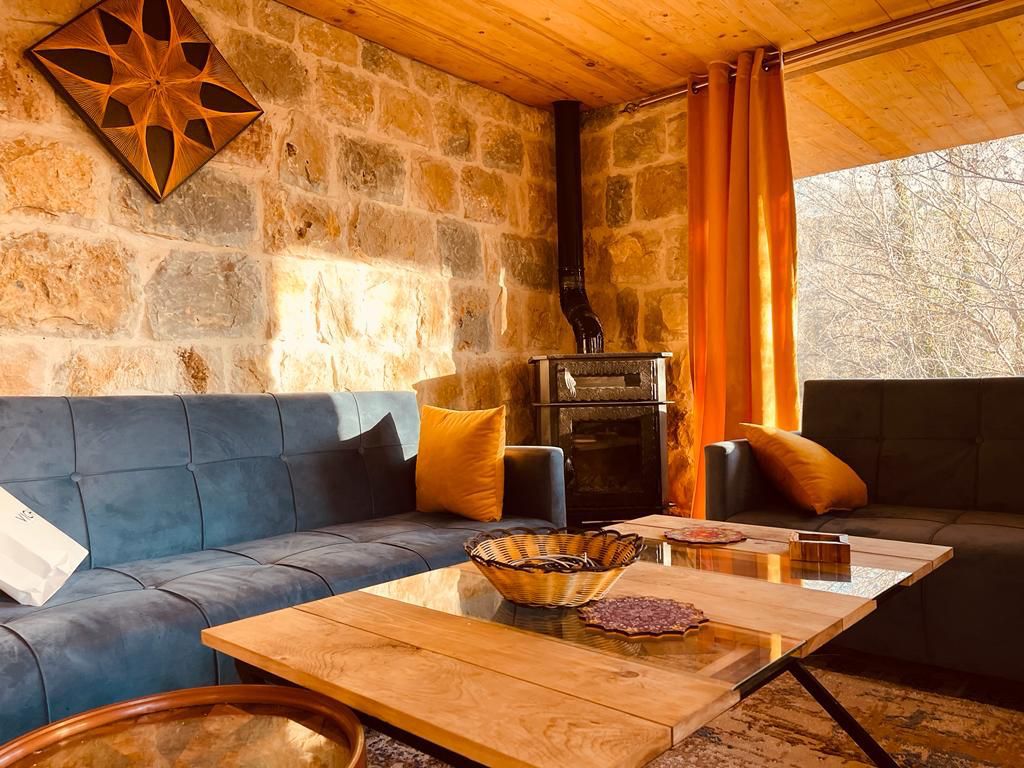 Guesthouse by the River – Fraidis