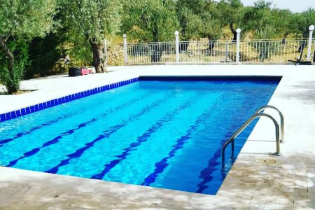 Chalet Cabin with Private Pool – Mazraat al Chouf