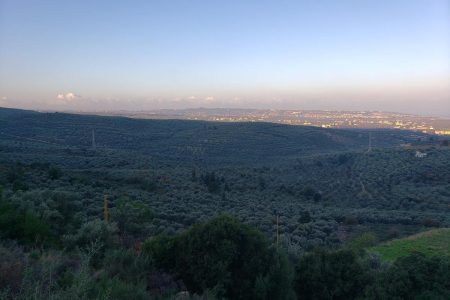 View on the way to Miziara