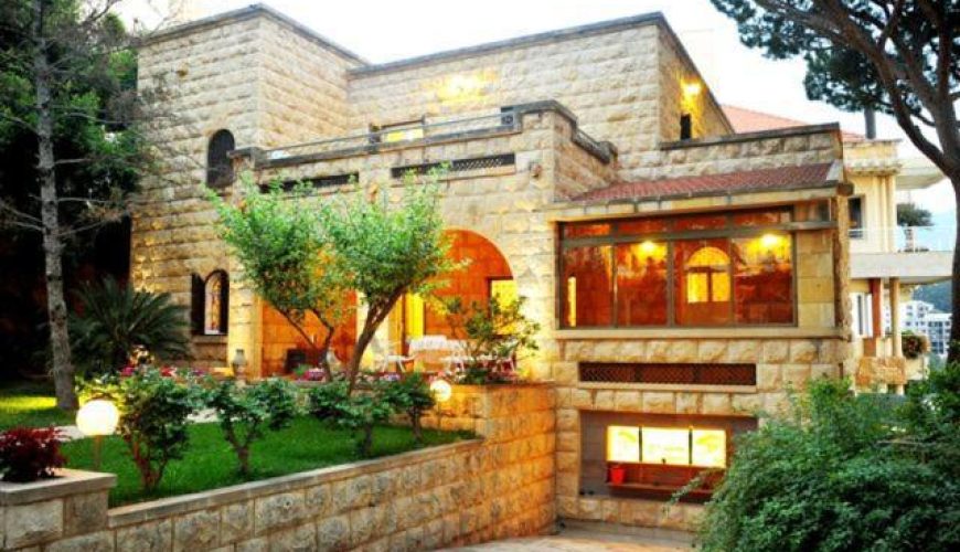 Twin Room in a Guesthouse – Ghazir, Keserwan