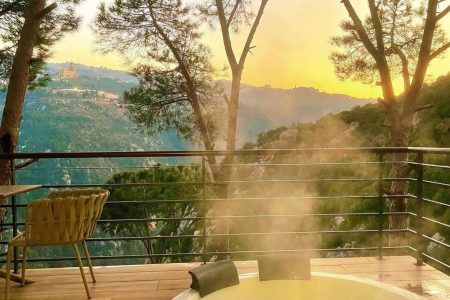 Eagle Nest Villa with Outdoor Jacuzzi – Ajaltoun, Keserwan