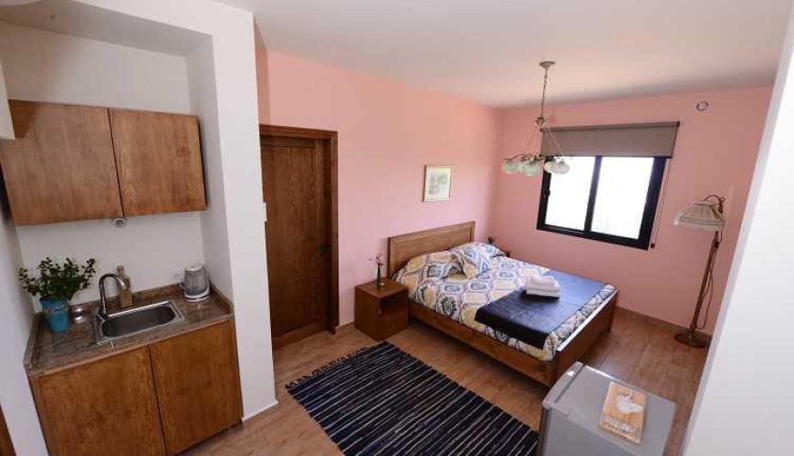 Adonis Room#9 in a Guesthouse – Abdelli, Batroun