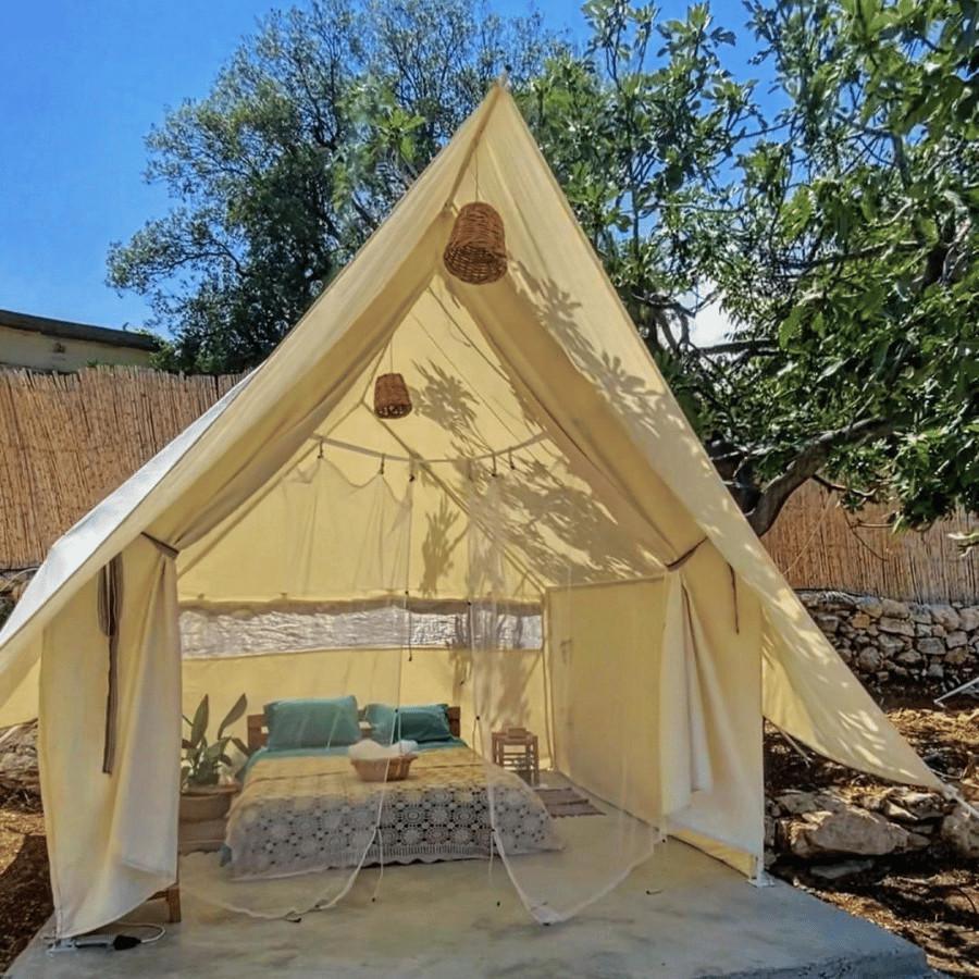 Glamorous Tent (1) – Mazraet el Teffeh