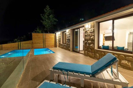 Jasmin Chalet with Private Pool in a Resort – Fatre, Jbeil