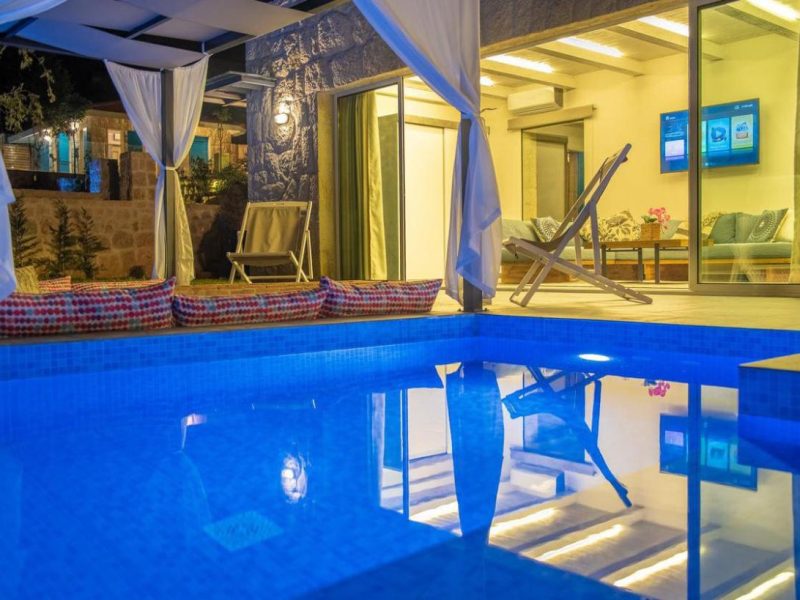 Olivier Chalet with Private Pool in a Resort – Fatre, Jbeil