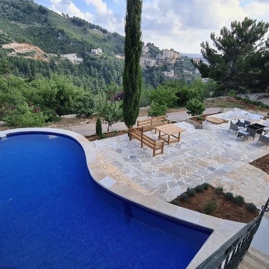 Villa with six bedrooms and two Pools – Al Burjen, Chouf