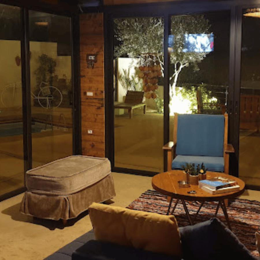 Chalet with Private Pool – Mestita, Jbeil