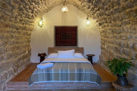 Vaulted Suite in Mountain Guesthouse – Deir el Qamar