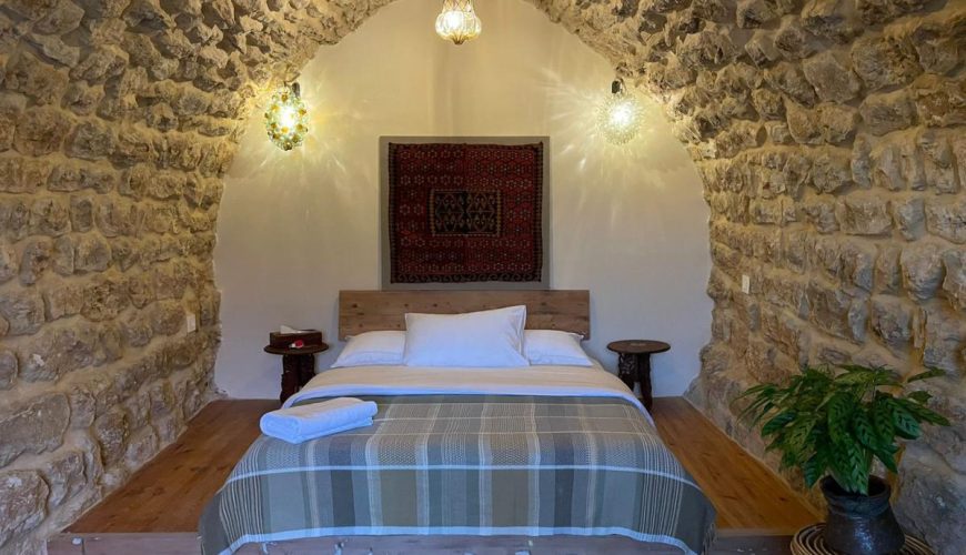 Vaulted Suite in Mountain Guesthouse – Deir el Qamar