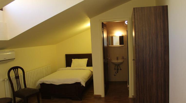 Triple room in an Hotel – Arz