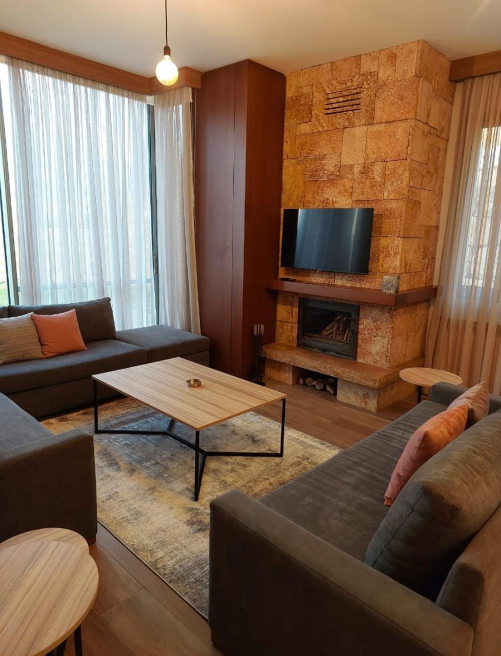 Victoria Room in Luxurious Hotel – Kfardebian