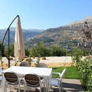 Volumna Room in Luxurious Hotel – Kfardebian