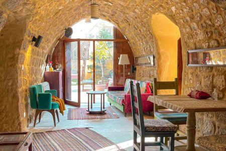 Olive Suite in a Guesthouse – Jbeil