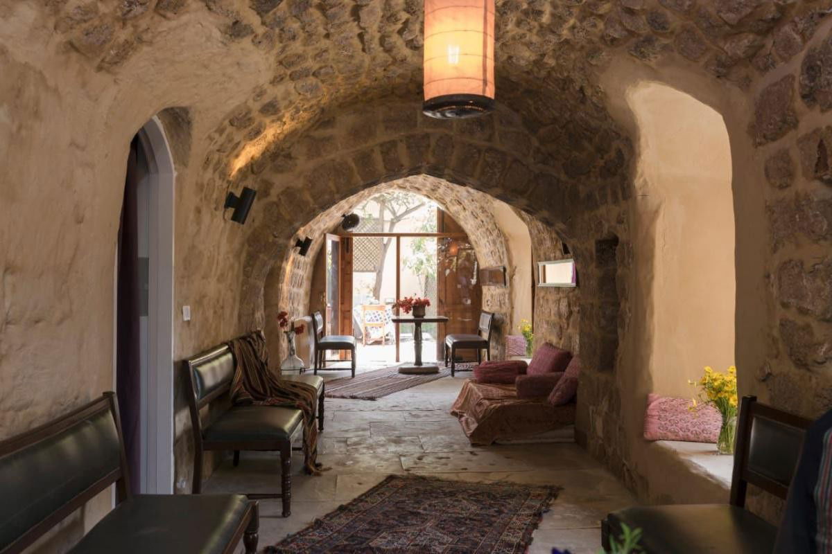 Olive Suite in a Guesthouse – Jbeil