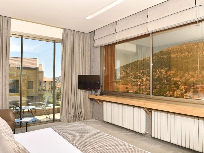 Premium Room in Luxurious Hotel – Ehden