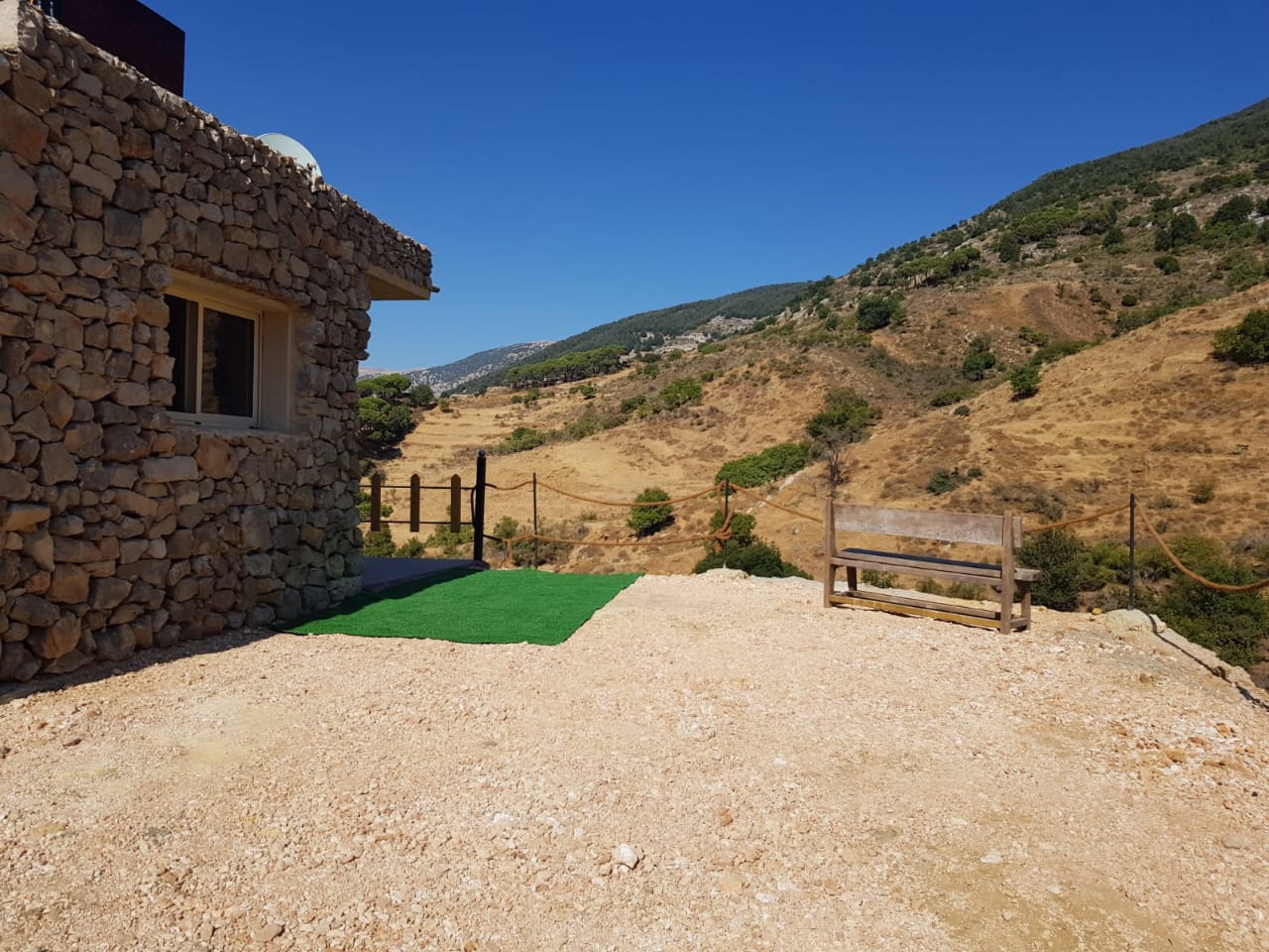 Stone Hut for Couples with Pool – Al Barouk, Chouf