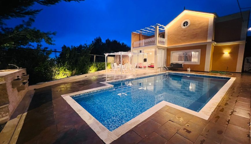 Big Chalet with Private Pool – Ain Qana, Nabatieh