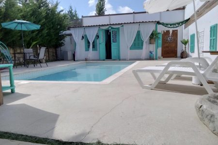 Chalets with Private Pools – Arzai