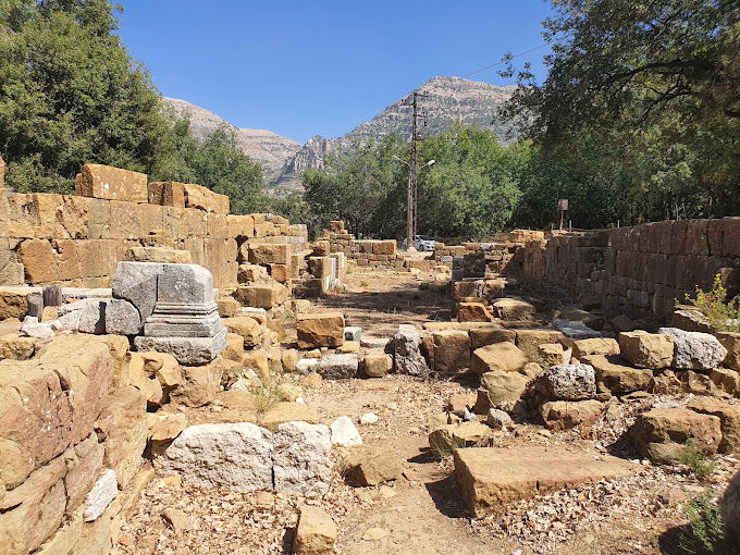 Yanouh Roman Temple