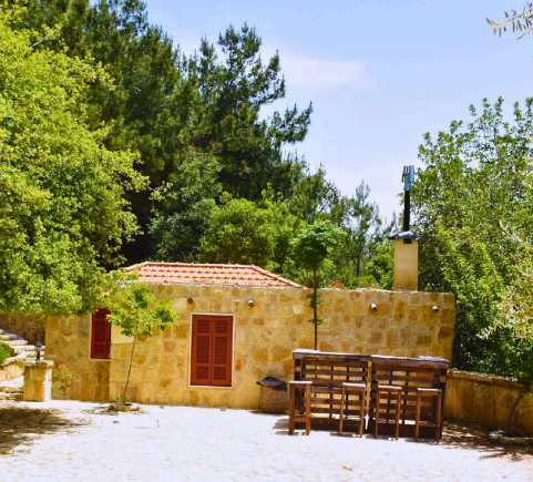 Two Guesthouses with Private Pool – Baaqline, Chouf