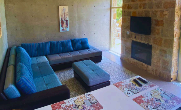 Two Guesthouses with Private Pool – Baaqline, Chouf