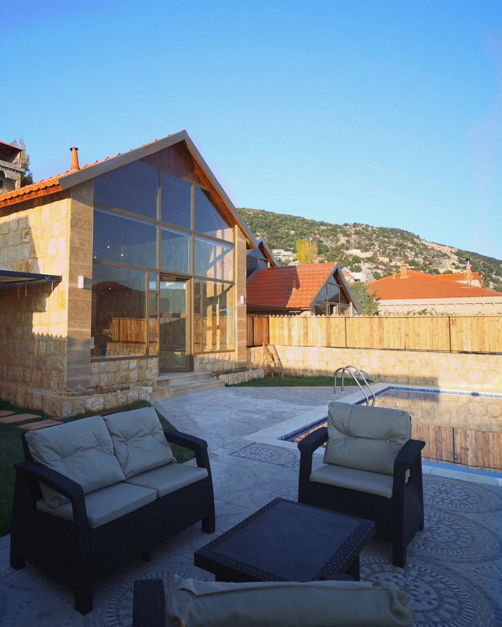 Potnus Chalet with Private Pool – Louaizeh, Jezzine