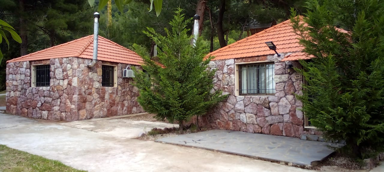 Stone Bungalow (1) – Oudin, Andqet