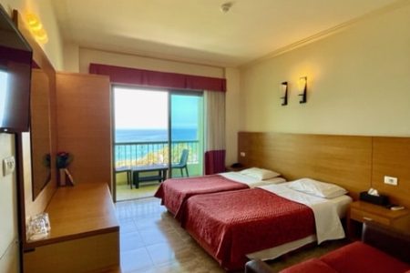 Budget Room Ground Floor in an Hotel and Spa – Jbeil