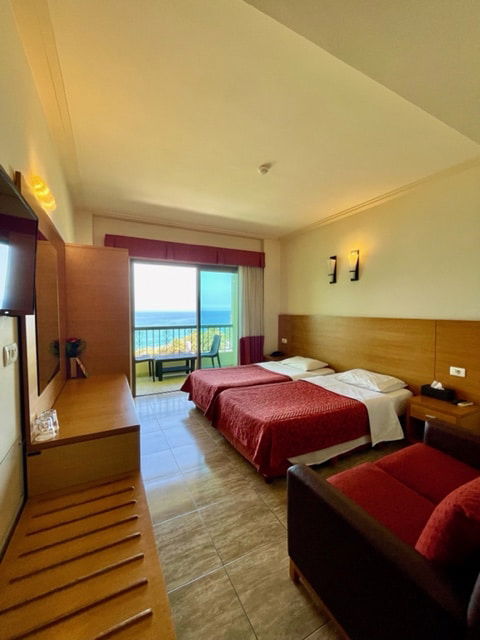 Deluxe Room Sea View in an Hotel and Spa – Jbeil