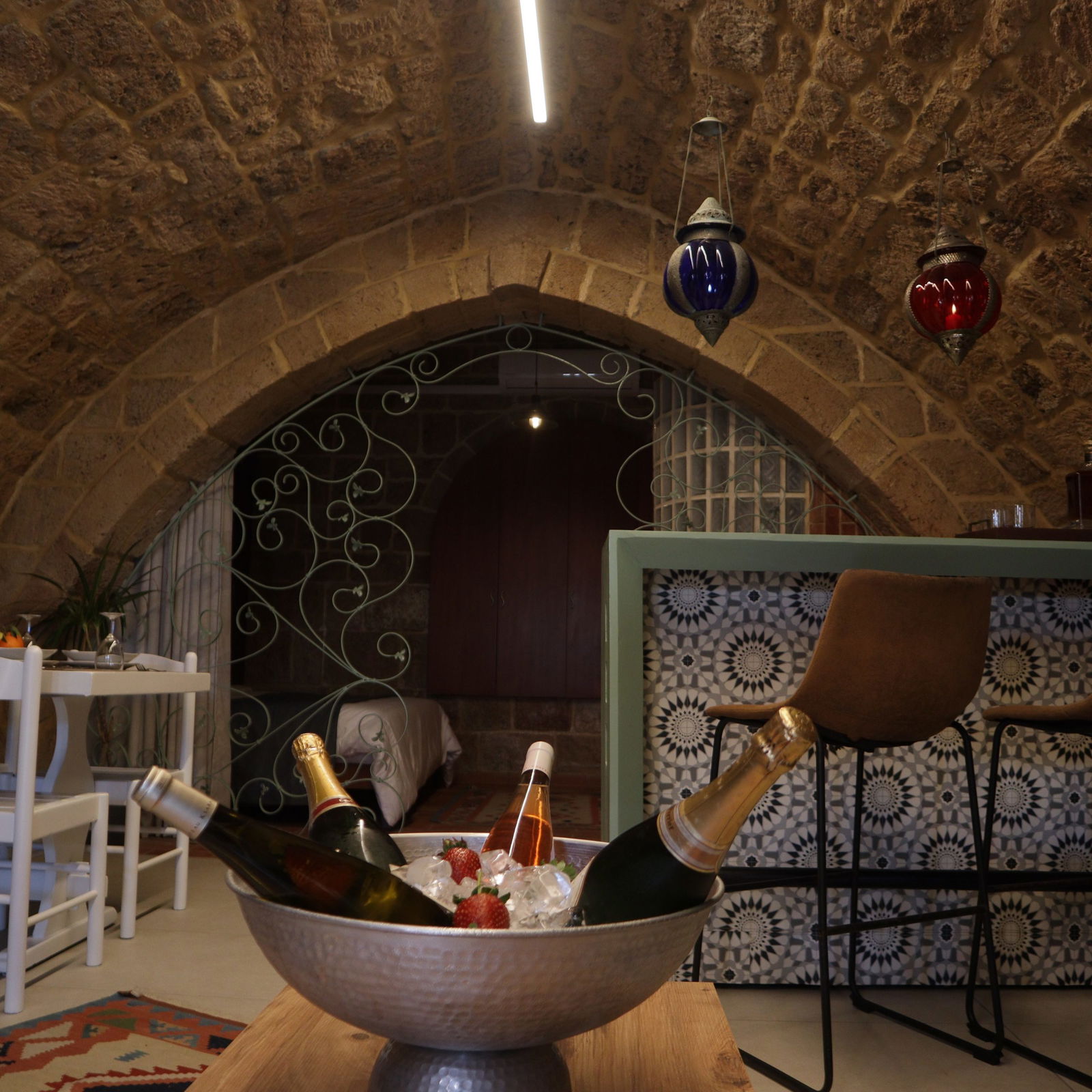 CADMUS in an Authentic Guesthouse – Byblos