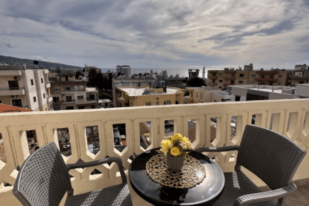 Room with Balcony (103) in a Guesthouse – Batroun