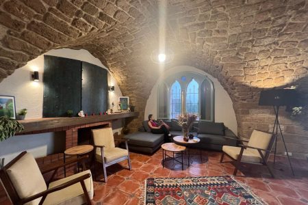 HIRAM in an Authentic Guesthouse – Byblos