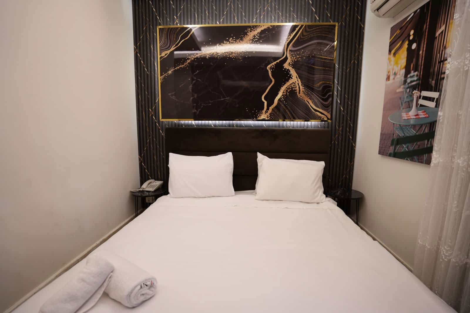 Standard room in a Hotel – Ain el Mreisseh, Beirut