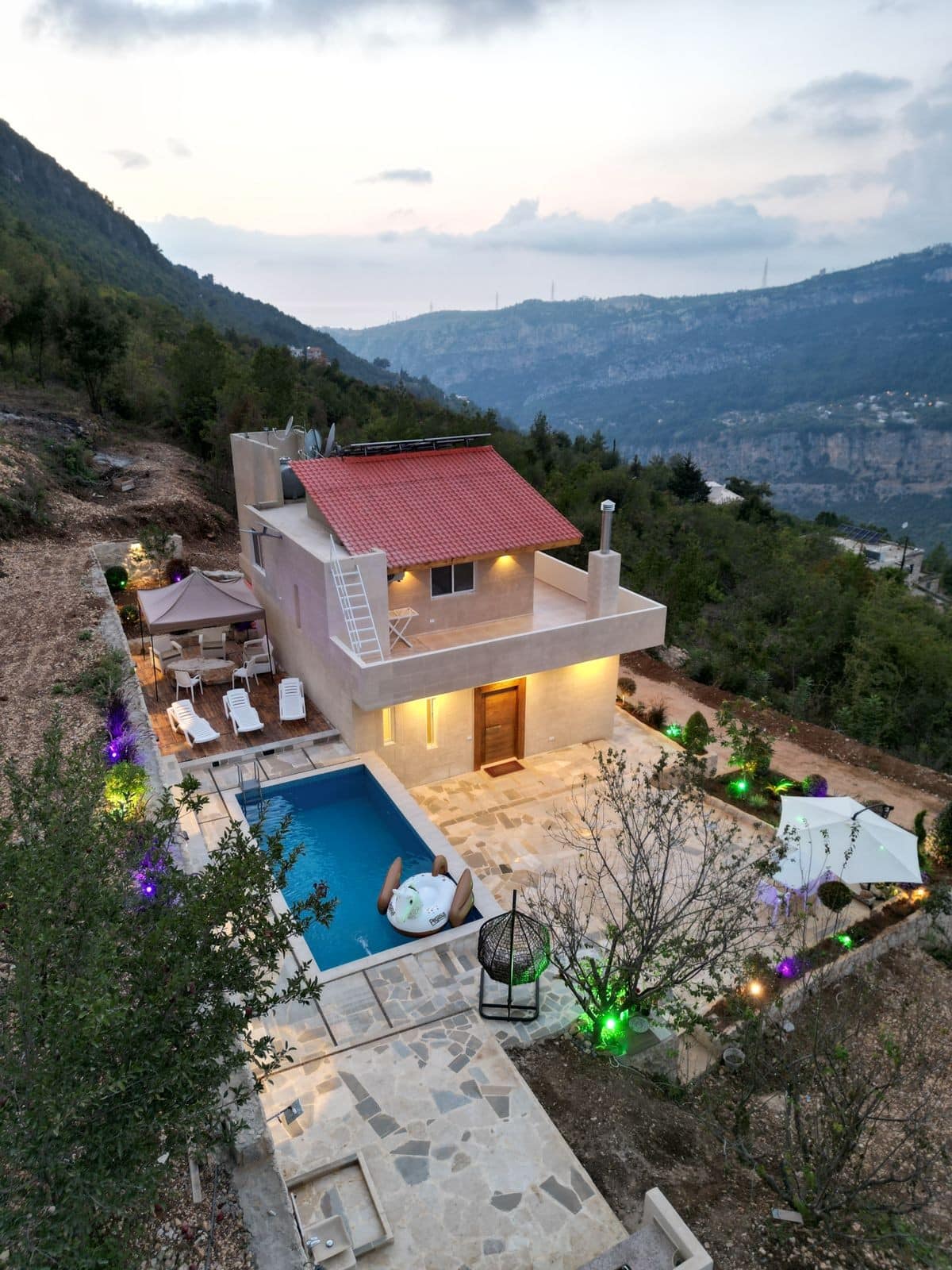 Villa with Private Pool  – Mradiyeh, Nahr Ibrahim