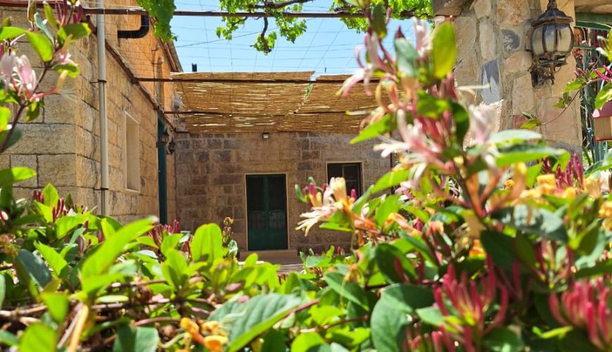 Jasmine Room in a Guesthouse – Maasser el Chouf