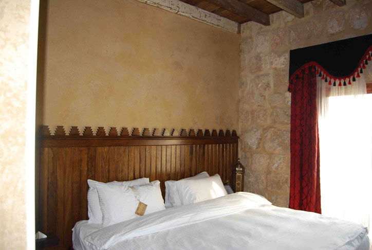 Single Standard Room in a Traditional Village – Beirut