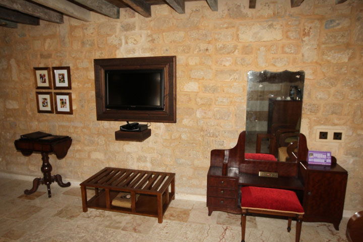 Deluxe Double Room in a Traditional Village – Beirut