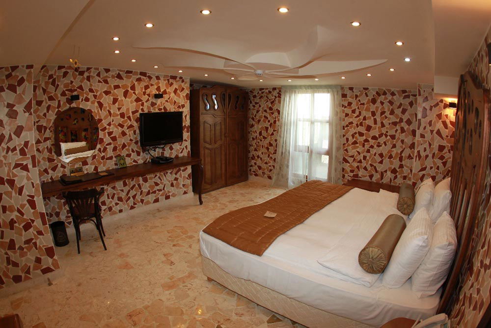 Deluxe Double Room in a Traditional Village – Beirut