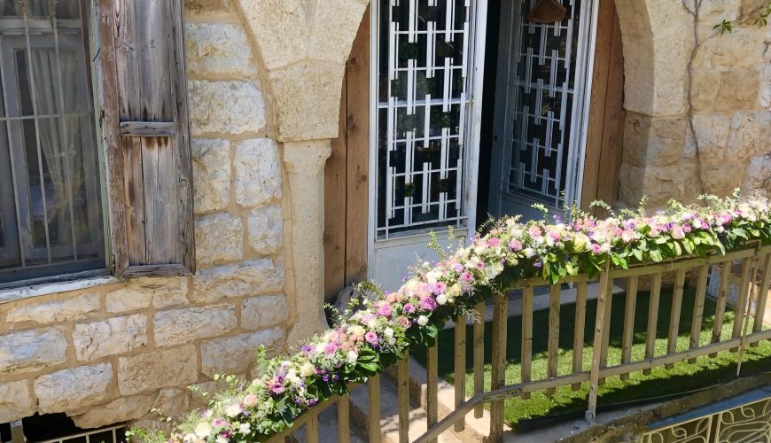 House 1 in a Traditional Guesthouse – Douma