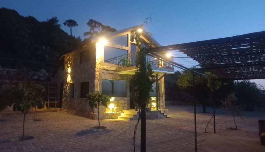 Stone House with Pool for the night – Qornayel, Baabda