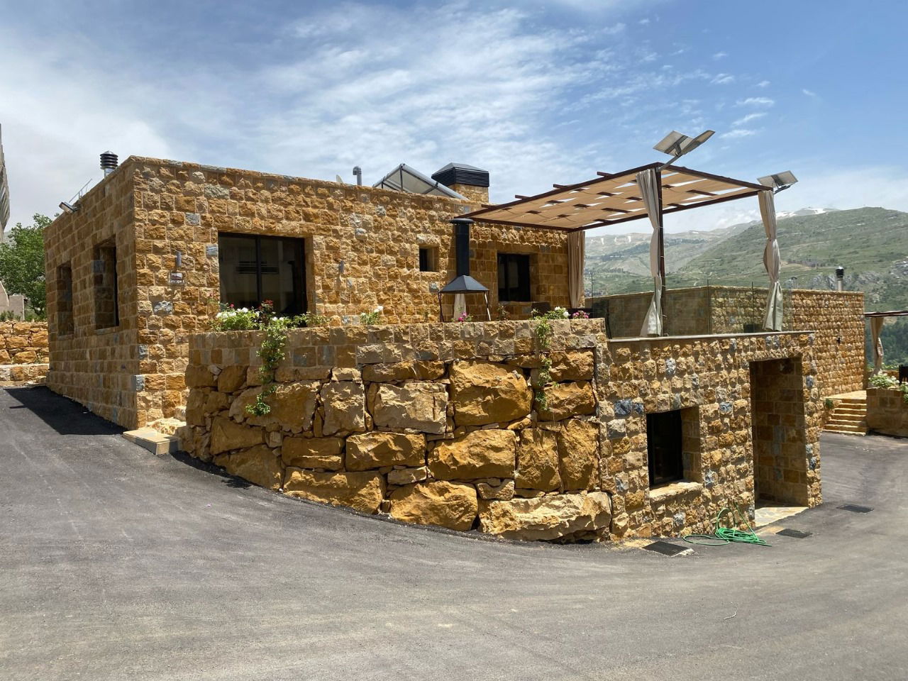 Stone Chalet 5 for Groups – Faraya