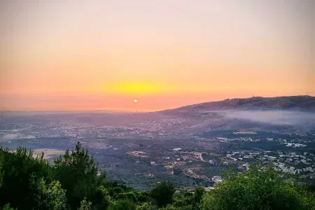 منظر مع غروب الشمس بيت صبرا الضنية